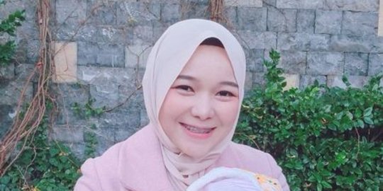 4 Potret Isti Alqadri, Hijabers yang Nikahi Bule Turki dan Punya Anak Bak Boneka