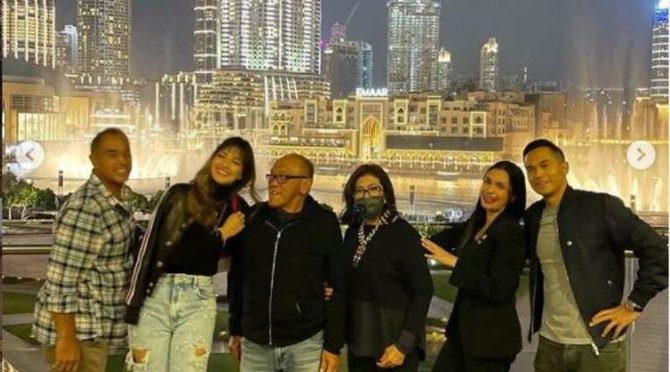 nia ramadhani liburan ke dubai