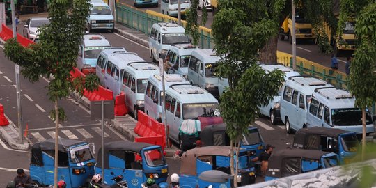 Tekan Covid-19, Kapasitas Angkutan Umum Dibatasi