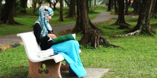 40 Kata  Mutiara Muslimah yang  Menyentuh  Hati  Bisa 