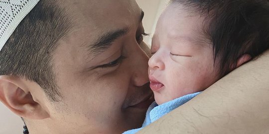 Resmi Jadi Orang Tua Deretan Artis Ini Miliki Anak Pertama Di Awal 2021 Merdeka Com Resmi Jadi Orang Tua Deretan Artis Ini Miliki Anak Pertama Di Awal 2021 Merdeka Com