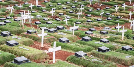 Penuh, TPU Jombang Buka Blok Baru Pemakaman Protokol Covid-19