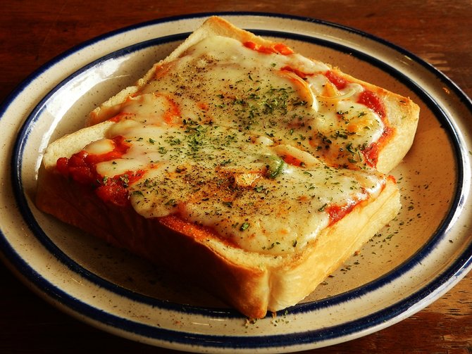 ilustrasi pizza toast