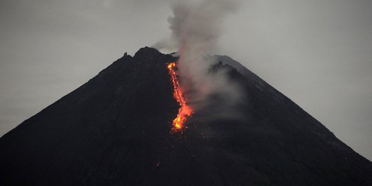 Gunung Merapi Keluarkan 15 Kali Guguran Lava Pijar, Begini Kabar Terbarunya