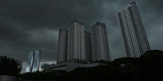 Waspada Hujan Disertai Petir dan Angin Kencang di Jakarta
