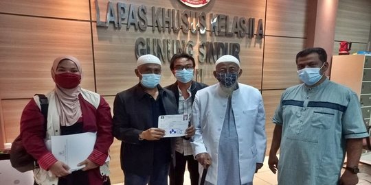 Abu Bakar Ba'asyir Terima Kunjungan Tokoh Masyarakat dan Ormas di Ponpes Ngruki