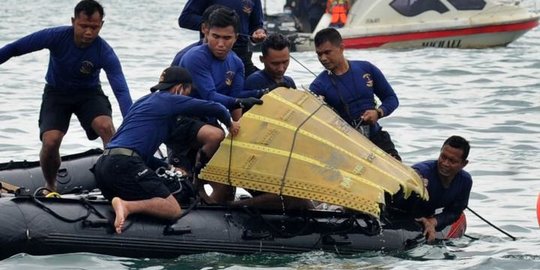 Tim SAR Temukan Serpihan Sriwijaya Air SJ-182