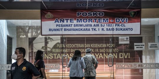 RS Polri Terima Satu Kantong Jenazah Korban Sriwijaya Air Jatuh