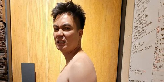 Baim Wong Bikin Heboh Saat Tampil Telanjang Dada: Biar Sekalian Malu Dah!