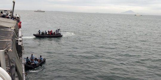 Patroli Laut Bea Cukai Bantu Pencarian Korban Jatuhnya Sriwijaya Air SJ 182