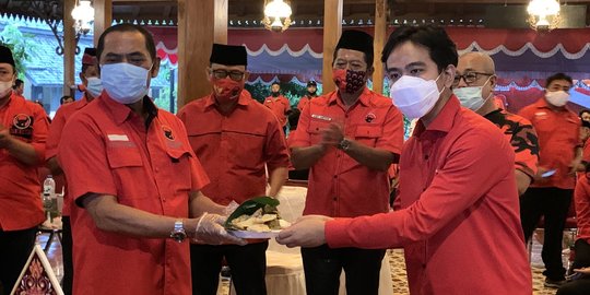 Gibran Menang Pilkada Solo, PDIP Syukuran Bagikan Ratusan Kambing