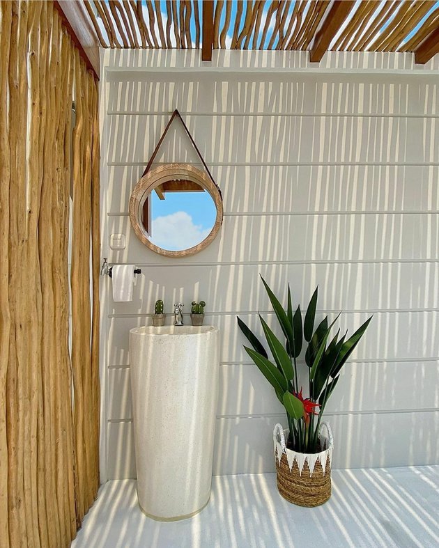 potret detail rooftop rumah natalie sarah