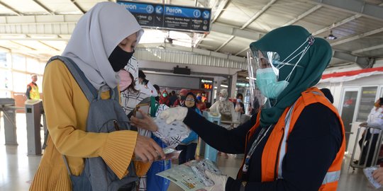 PPKM Hari Pertama, Jumlah Penumpang KRL Commuterline Turun 13 Persen