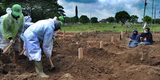 Makam Khusus Jenazah Covid-19 Muslim di TPU Tegal Alur Penuh