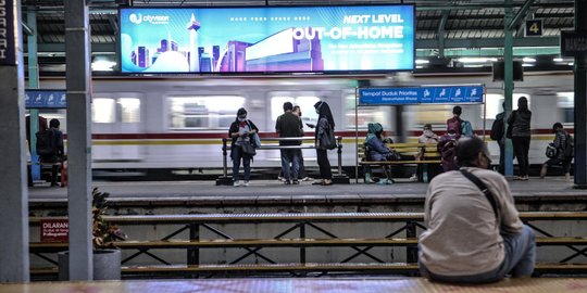 KRL Operasi 18 Jam Sehari Selama PSBB Ketat Jakarta