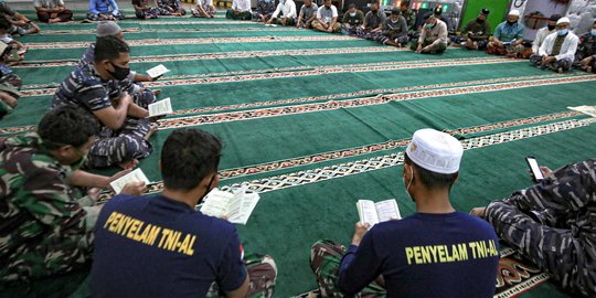 Panjatan Doa dari KRI Semarang