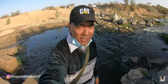 Intip Kondisi Sungai di Tengah Padang Pasir Arab, Mengalir Deras Cocok Buat Mancing