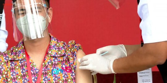 Cerita Raffi Ahmad H-1 Terima Undangan Vaksin di Istana & Nagita yang Tak Bisa Ikut