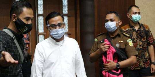 Hakim PN Jakpus Tunda Sidang Vonis Andi Irfan, Terdakwa Gratifikasi Fatwa MA