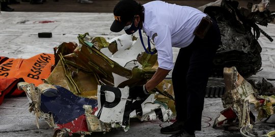 CEK FAKTA: Hoaks Video Pengangkatan Badan Pesawat Sriwijaya Air SJ 182