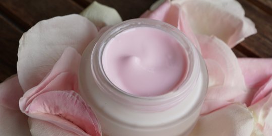 Moisturizer adalah Pelembap untuk Kulit, Kenali Jenis dan Manfaatnya