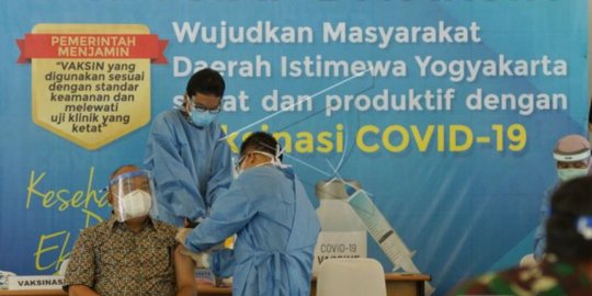 Paku Alam X Jadi Orang Pertama yang Divaksinasi Covid-19 di DIY