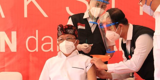 Gubernur Bali Sebut Vaksinasi Covid-19 Jadi Titik Awal Pemulihan Pariwisata