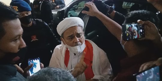 Rizieq Syihab Tiba di Bareskrim: Setop Kegaduhan, Bangun Kedamaian