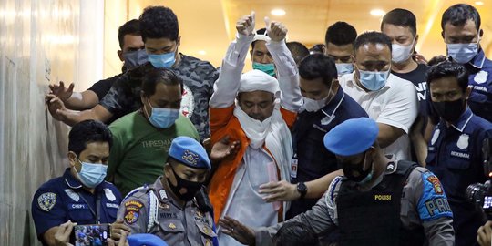 Rizieq Syihab dan Menantu Diperiksa Polisi Terkait Kasus Swab Test di RS Ummi Bogor