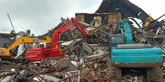 Bpbd Sulbar Catat 27 Orang Meninggal Akibat Gempa Di Mamuju Majene Merdeka Com