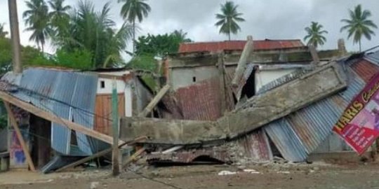 Khawatir Tsunami, Warga Pesisir Pantai Tinggalkan Kota Majene