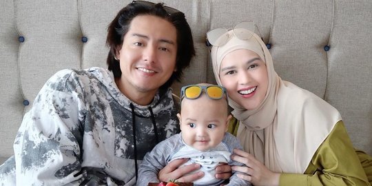 Potret Baby Shaquille Anak Cut Meyriska dam Roger Pakai Peci, Lucu dan Bikin Gemas