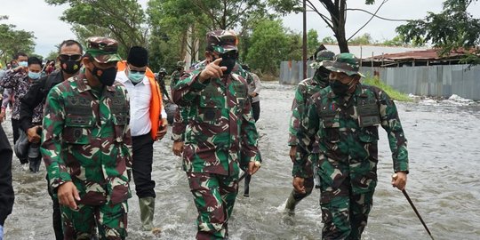 TNI Kerahkan Prajurit hingga Alutsista Tangani Banjir di Kalsel