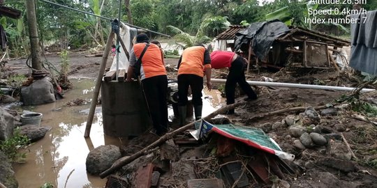 Banjir Bandang, 32 KK di Tiga Desa di Jembrana Terdampak Sebagian Warga Mengungsi