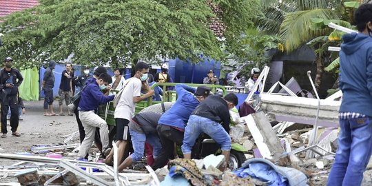 PMI Mengerahkan 10 Armada Tangki Air Ke Lokasi Gempa Sulawesi Barat