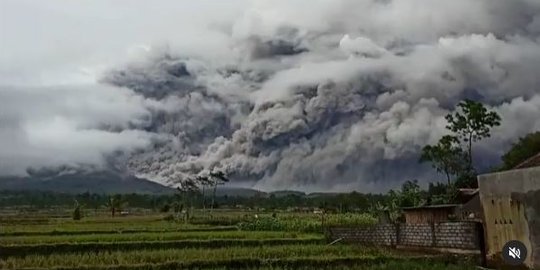 Aktivitas Vulkanik Gunung Semeru Masih Tinggi, Terdengar Tiga Kali Suara Letusan