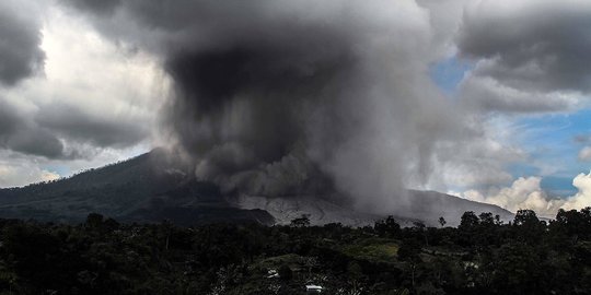 Pagi Ini, Gunung Sinabung Berstatus Siaga