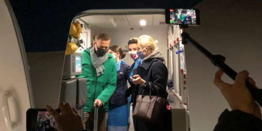Pulang ke Moskow, Tokoh Oposisi Rusia Alexei Navalny Langsung Ditangkap