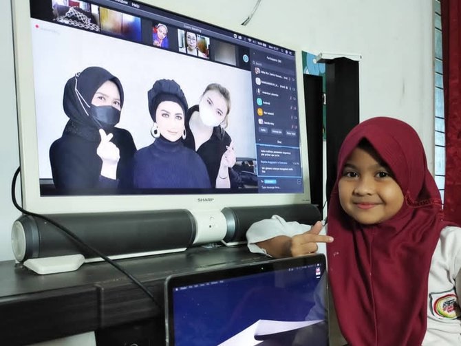 belajar dari beauty vlogger bocah 9 tahun jago make up ini kini jadi mua cilik