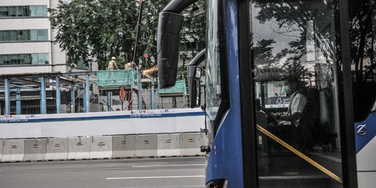 Pembongkaran Halte Transjakarta BI untuk Proyek MRT Fase 2