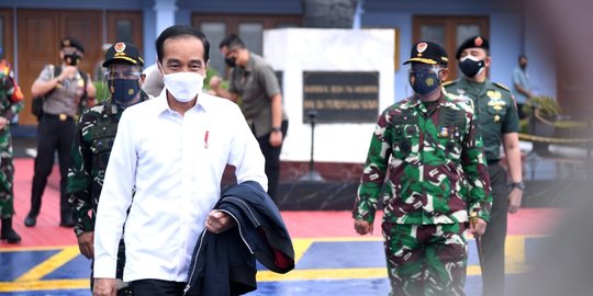 Jokowi Tinjau Kondisi Kantor Gubernur Sulbar yang Rusak Diguncang Gempa