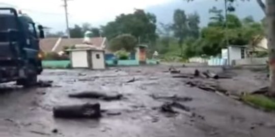 CEK FAKTA: Ini Bukan Video Banjir Lahar Dingin Gunung Semeru