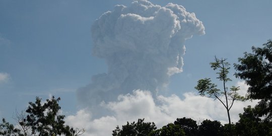 Gunung Merapi Keluarkan Awan Panas Guguran 3 Kali dan 47 Lava Pijar