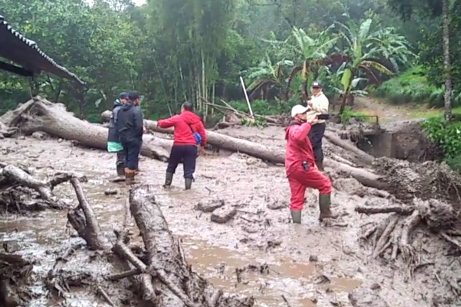 banjir bandang di puncak