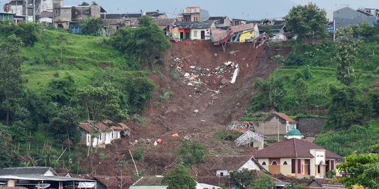 Big Permukiman Dibangun Di Area Rawan Longsor Desa Cihanjuang Sumedang 0812