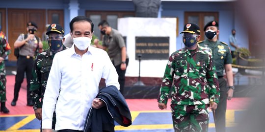 Tinjau Posko JICT, Jokowi Minta KNKT dan Kemenhub Tingkatkan Pengawasan Pesawat