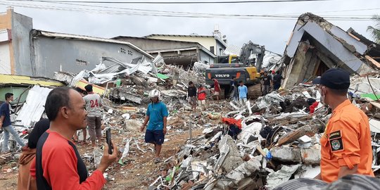 Gedung Universitas Tomakaka yang Rusak Akibat Gempa di Mamuju Dirobohkan