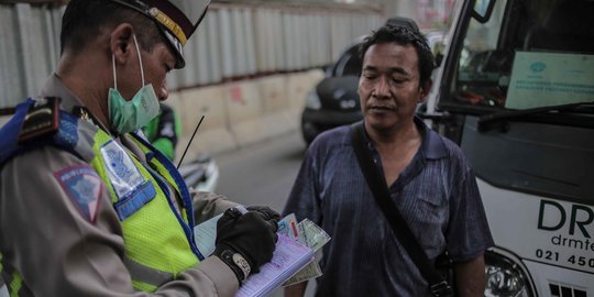 PPP Dukung Polisi Tak Lagi Lakukan Tilang Fisik pada Pengendara di Jalan