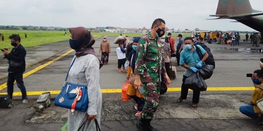 54 Pengungsi Korban Gempa Sulawesi Barat Tiba di Lanud Adi Soemarmo