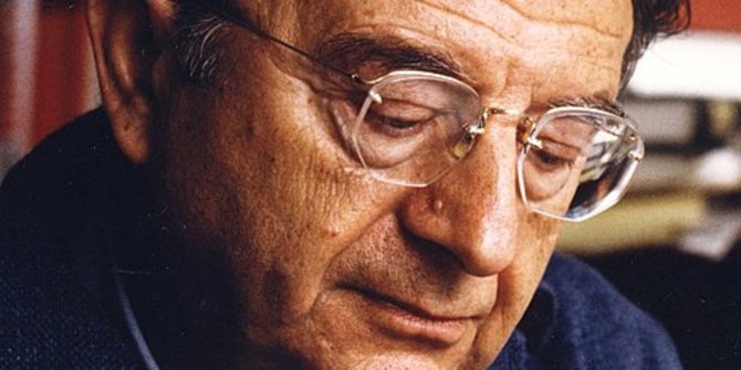 25 Kata kata  Bijak Erich Fromm tentang Cinta Romantis dan 